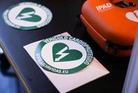 Taxis de Barcelona llevarán un desfibrilador para actuar ante paros cardiacos en una prueba piloto