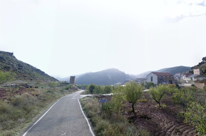 Carretera de Paniza a Aladrén.