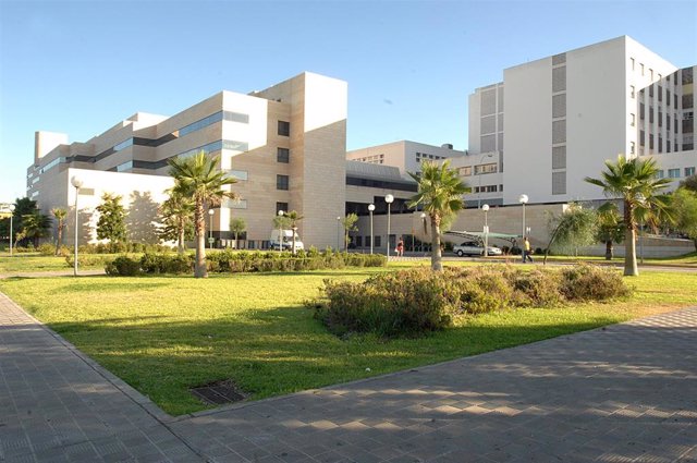 Exterior de Hospital Universitario Reina Sofía de Córdoba.