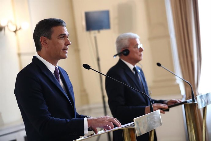 El presidente del Gobierno, Pedro Sánchez, hace una intervención ante los medios de comunicación durante su viaje a Bosnia y Herzegovina, a 30 de julio de 2022.