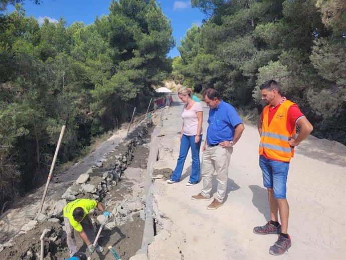 Nota + Foto + Sonido/La Comunidad Refuerza La Protección Contra Los Desprendimientos En La Carretera Que Une Los Municipios De Bullas Y Aledo