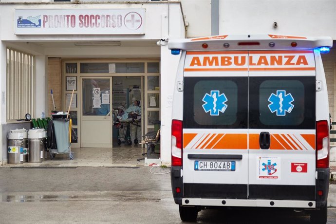 Una ambulncia a Itlia
