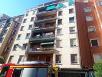 Los bomberos terminan las labores en el edificio de la explosión de Pérez Galdós y los vecinos regresan a sus domicilios