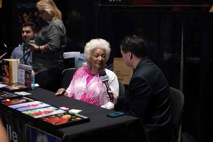 Archivo - La actriz estadounidense Nichelle Nichols, la teniente Nyota Uhura en Star Trek
