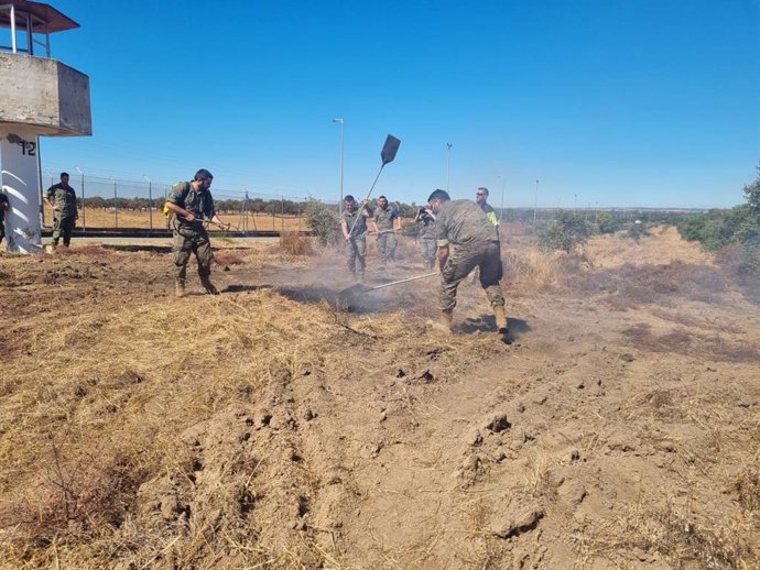 Militares de la Base General Menacho se foman en apoyo a incendios forestales