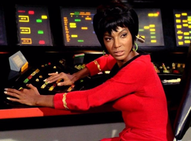 El Universo Star Trek llora a Nichelle Nichols, su teniente Uhura: "Vivimos largo y prosperamos juntos"