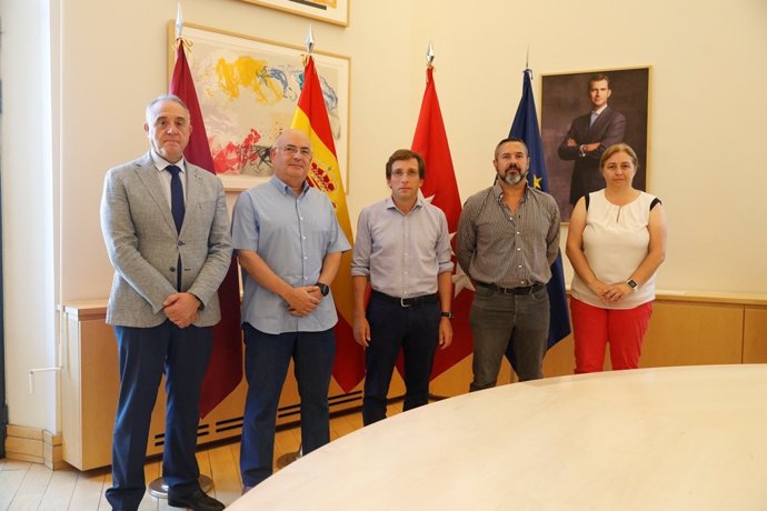 Delegación de la Asociación de Tropa y Marinería Española se reúne con el alcalde y la delegada de Seguridad, Inmaculada Sanz