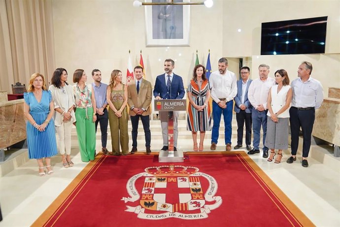 Ramón Fernández-Pacheco se despide como alcalde de Almería en el salón de plenos