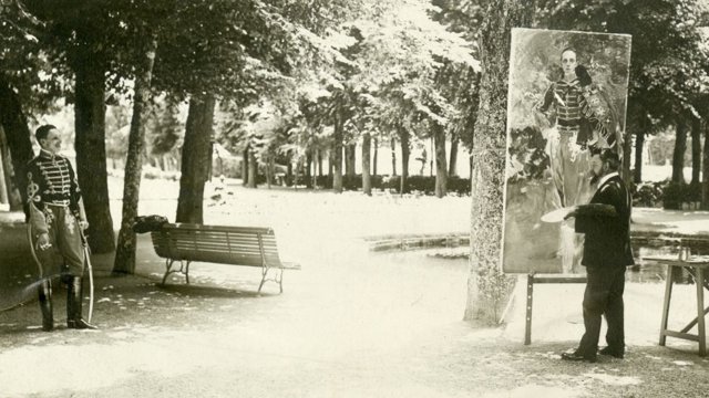 Sorolla pintando en la granja El 'Retrato del Rey Alfonso XIII con uniforme de húsares'.