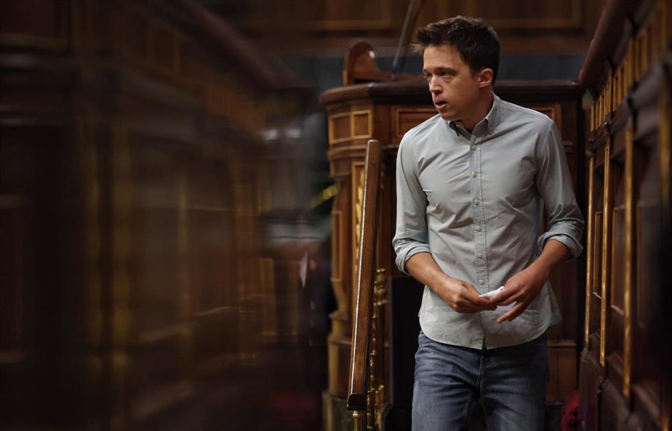 El portavoz de Más País, Íñigo Errejón, en un pleno extraordinario en el Congreso de los Diputados, a 13 de julio de 2022, en Madrid (España). 