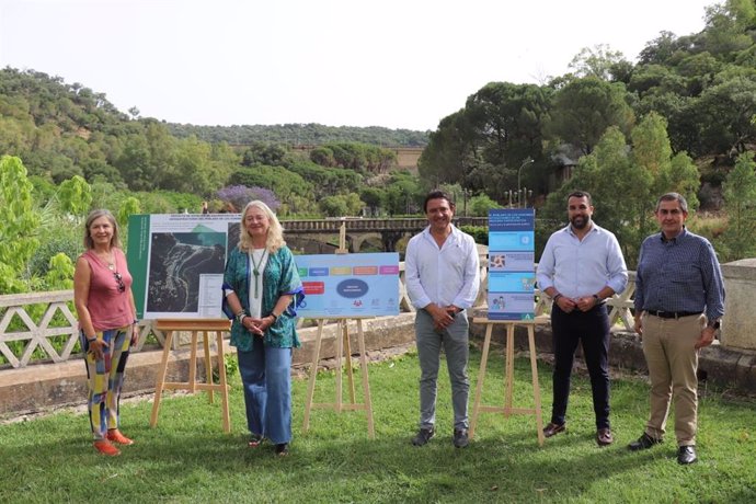 Archivo - Cádiz.- Una UTE de dos empresas hará las obras, que empezarán en breve, para poner en valor el Poblado de los Hurones