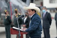 Castillo desmiente las informaciones adelantadas por medios peruanos y niega haber recibido comisiones