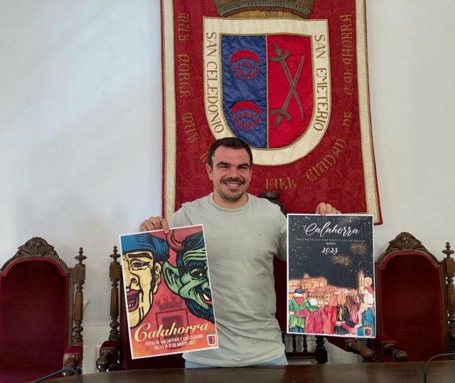 El concejal de festejos, Antonio León, ha presentado los carteles