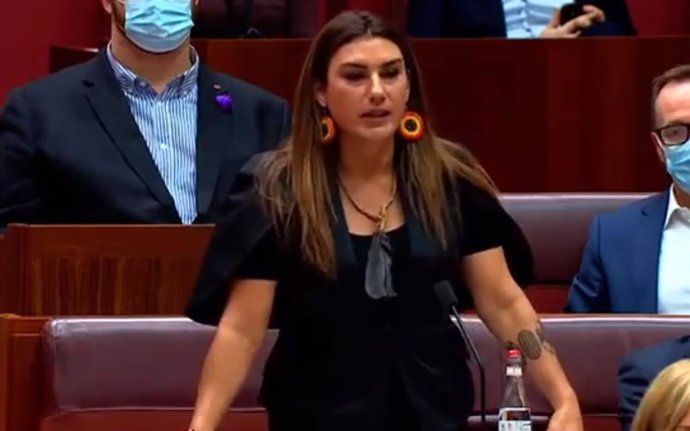 La senadora indígena australiana Lidia Thorpe