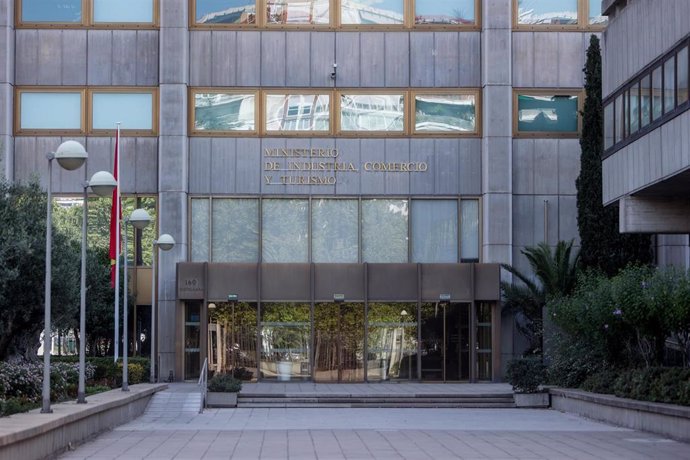 Fachada de la sede del Ministerio de Industria, Comercio y Turismo, en Paseo de la Castellana 