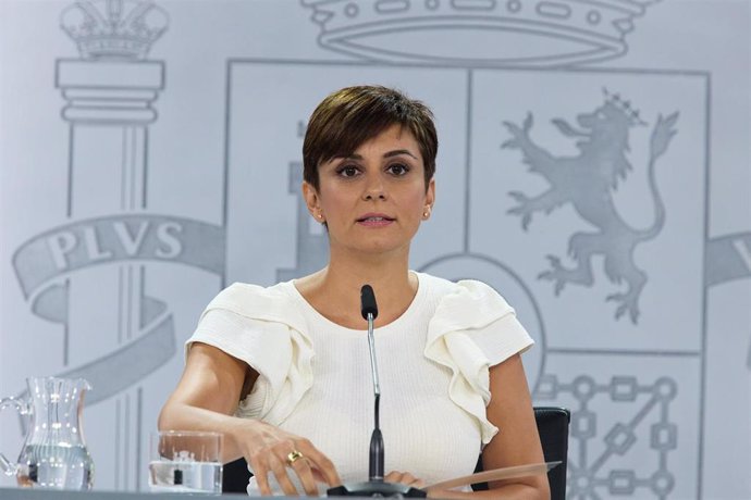La ministra Portavoz, Isabel Rodríguez, interviene en una rueda posterior al Consejo de Ministros en el Complejo de la Moncloa, a 1 de agosto de 2022, en Madrid (España). 