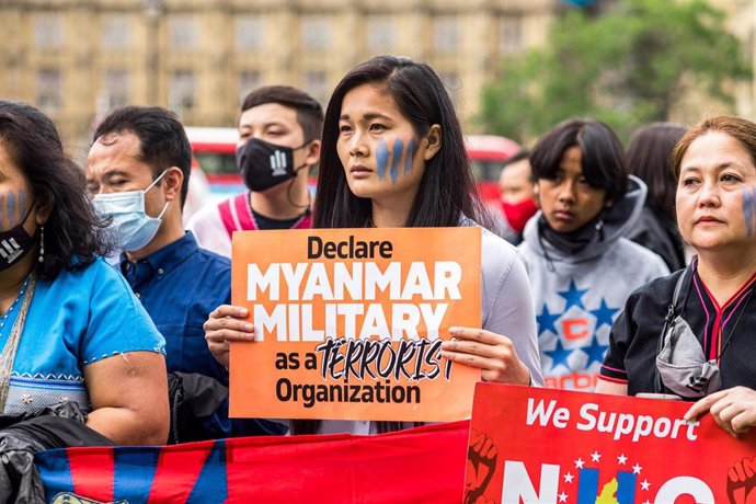 Archivo - Manifestación contra la junta militar de Birmania celebrada en Londres.