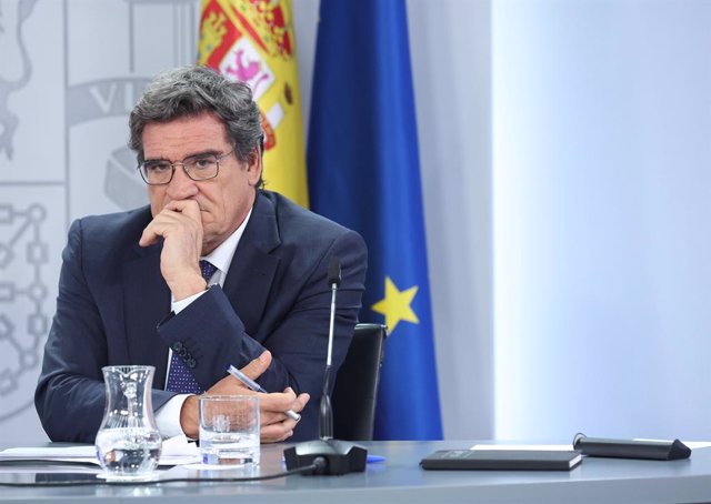 El ministro de Inclusión, Seguridad Social y Migraciones, José Luis Escrivá, en una rueda de prensa posterior al Consejo de Ministros, en el Palacio de La Moncloa, a 26 de julio de 2022, en Madrid (España). El Consejo de Ministros ha aprobado el nuevo sis
