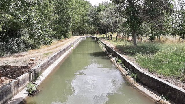 Contrato de servicios por 18 millones para el mantenimiento de los canales del Estado en la CHD.