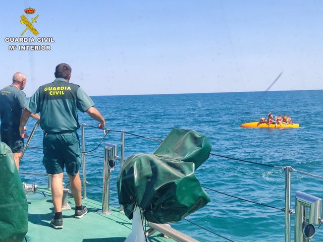 Nota De Prensa 02 De Agosto: Rescate De Familia A La Deriva Tras Vuelco De Embarcación