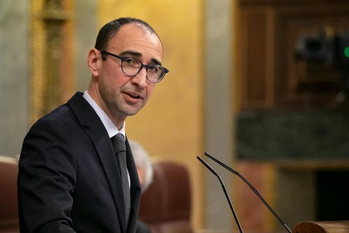 Serrada avanza que el Gobierno de España da un paso más para que la Escuela de Policía sea un centro adscrito a la Universidad de Salamanca.