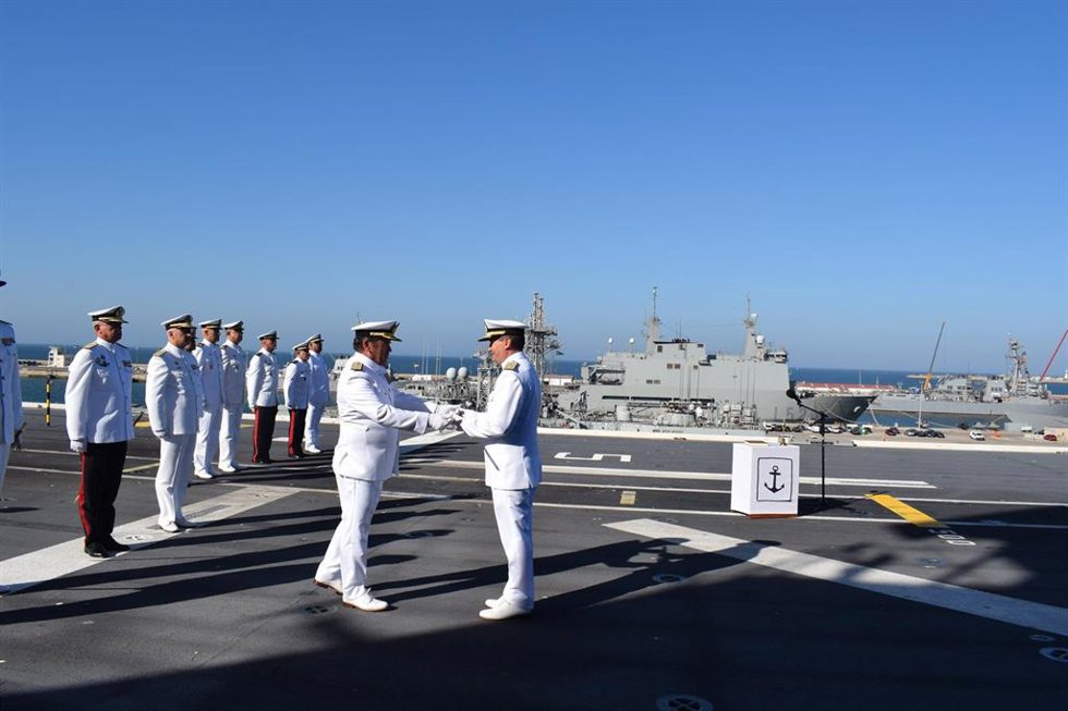 El contralmirante Gonzalo Villar ha tomado posesión en la mañana del pasado uno de agosto de su mando como nuevo Comandante Jefe del Grupo de Proyección de la Flota