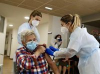 Darias espera que en la segunda quincena de septiembre se inocule la cuarta dosis de la vacuna del covid a mayores de 80