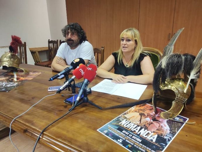 Rubén García y María José Jiménez presentan la jornada de recreación de Numancia