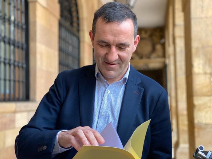 Archivo - Concejal de Economñia en el Ayuntamiento de Oviedo, Javier Cuesta.