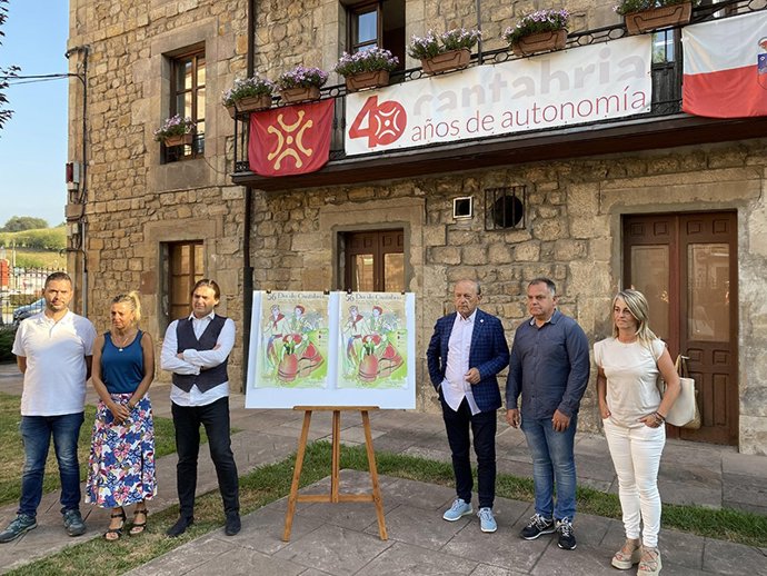 El Consejero De Industria, Turismo, Innovación, Transporte Y Comercio, Javier López Marcano, Asiste A La Presentación Del Cartel Del Día De Cantabria Y Firma Un Convenio De Refuerzo De La Oficina De Turismo De Cabezón De La Sal.