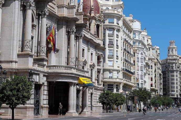 Archivo - Fachada del Ayuntamiento de Valncia