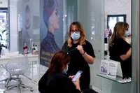 Hospitales, colegios, peluquerías, gimnasios y transporte, estarán exentos del límite de temperatura