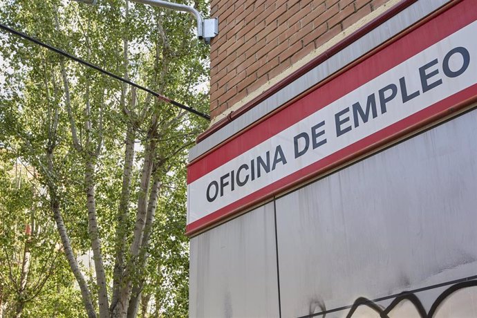 Una oficina de servicio público de empleo.