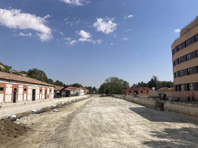 Obras en la dársena del canal.