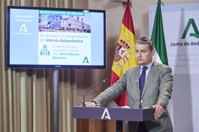 El consejero de Presidencia, Interior y Diálogo Social de la Junta de Andalucía, Antonio Sanz, durante la rueda de prensa tras el Consejo de Gobierno Andaluz en el Palacio de San Telmo, a 2 de agosto de 2022 en Sevilla (Andalucía, España)