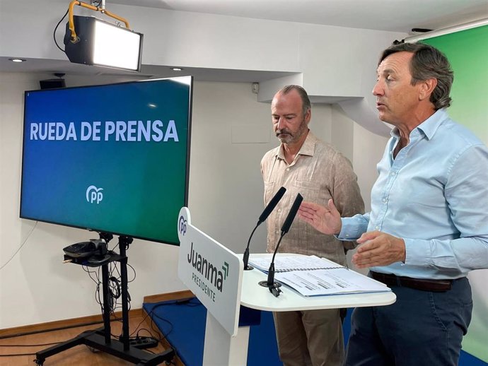 Rodríguez-Comendador y Hernando, en rueda de prensa