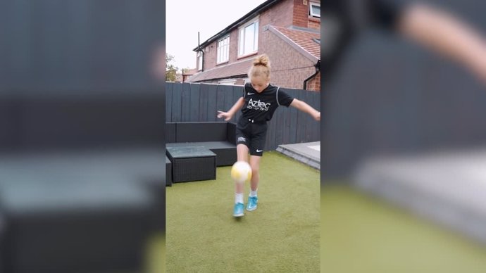 Esta niña es toda una crack del fútbol: a sus 11 años entrena 10 horas semanales