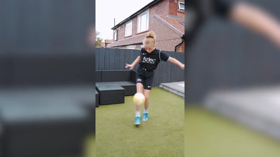 Esta niña es toda una crack del fútbol: a sus 11 años entrena 10 horas semanales