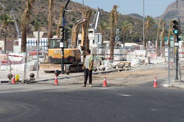 El Paseo Alfonso XII de Cartagena permanecerá cortado el mes de agosto por las obras de Plaza Mayor