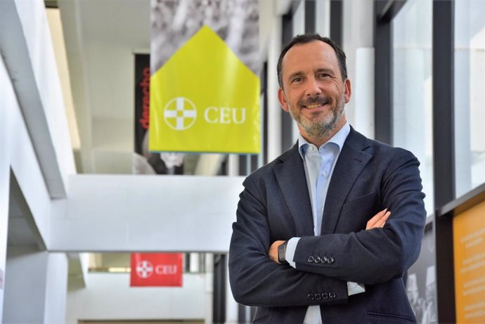 El director del Centro de Estudios Profesionales CEU, Juan Ignacio de la Fuente