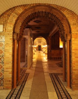 Archivo - Pasillo ornamentado del balneario de Archena, en Murcia.