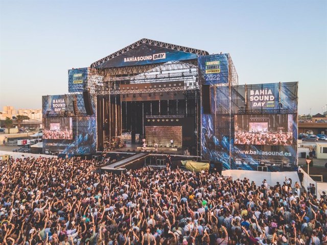COMUNICADO: Más de 17.000 personas disfrutan de una jornada de música en el festival Bahía Sound Day 