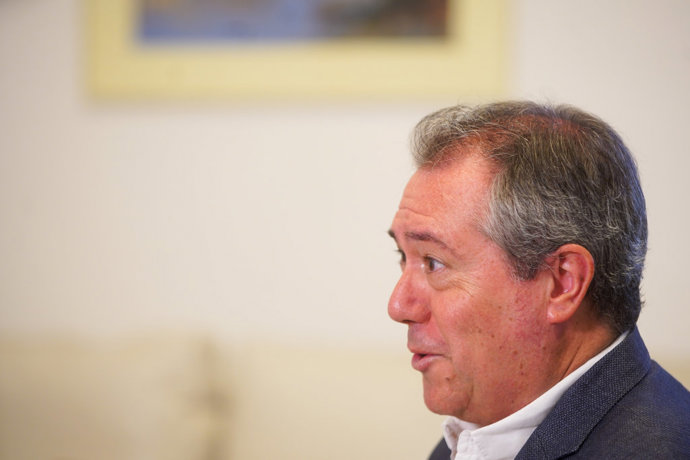 El secretario general del PSOE-A, Juan Espadas, en una entrevista concedida a Europa Press  30 de julio del 2022 en Sevilla (Andalucía, España)