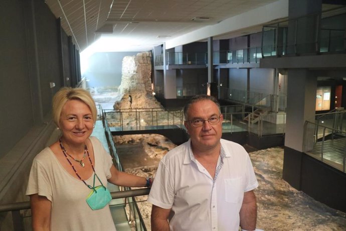 Eloísa Cabrera en el yacimiento arqueológico 'Puerta de Almería'