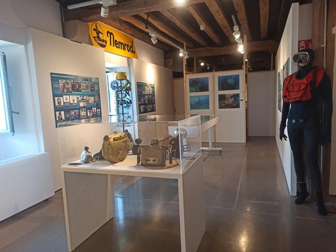 El Euskal Itsas Museoa de San Sebastián acoge una exposición sobre la historia del submarinismo desde la antigüedad