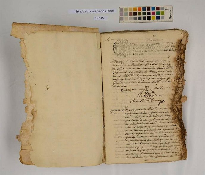 El Archivo Municipal de Alcoi restaura siete volúmenes de los siglos XVIII y XIX