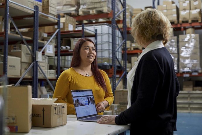 Archivo - El programa Incorpora de la Fundación 'la Caixa' facilita hasta julio 3.125 empleos a personas en situación vulnerable.