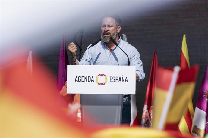 Archivo - El presidente de Vox, Santiago Abascal, en el evento Viva 21, en IFEMA, a 10 de octubre de 2021