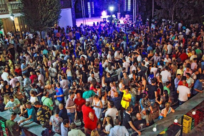 Archivo - Nochevieja en agosto, en imagen de archivo