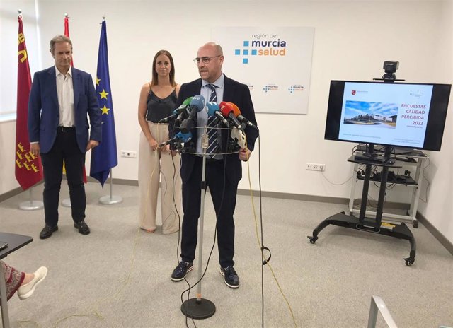El gerente del Servicio Murciano de Salud (SMS), Francisco Ponce, ofrece  los resultados de la Encuesta de Calidad Percibida de la Consejería de Salud (EMCA) correspondiente al primer semestre de 2022,